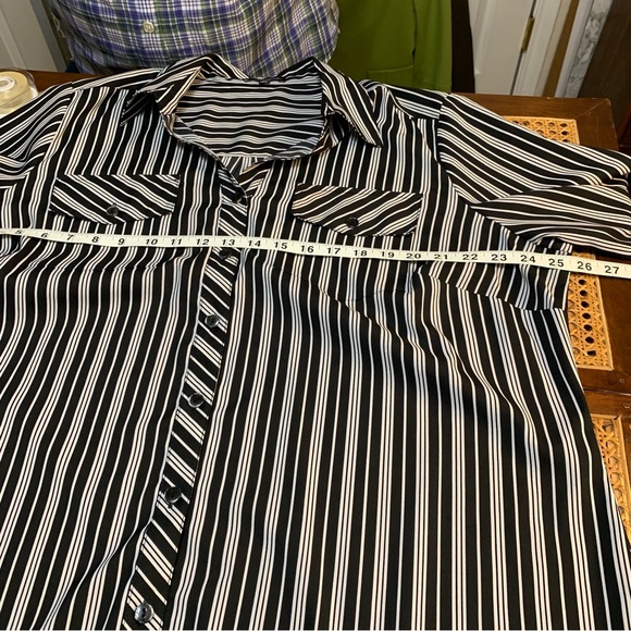 Notations classic black & white top shirt blouse, 2X - Picture 5 of 10